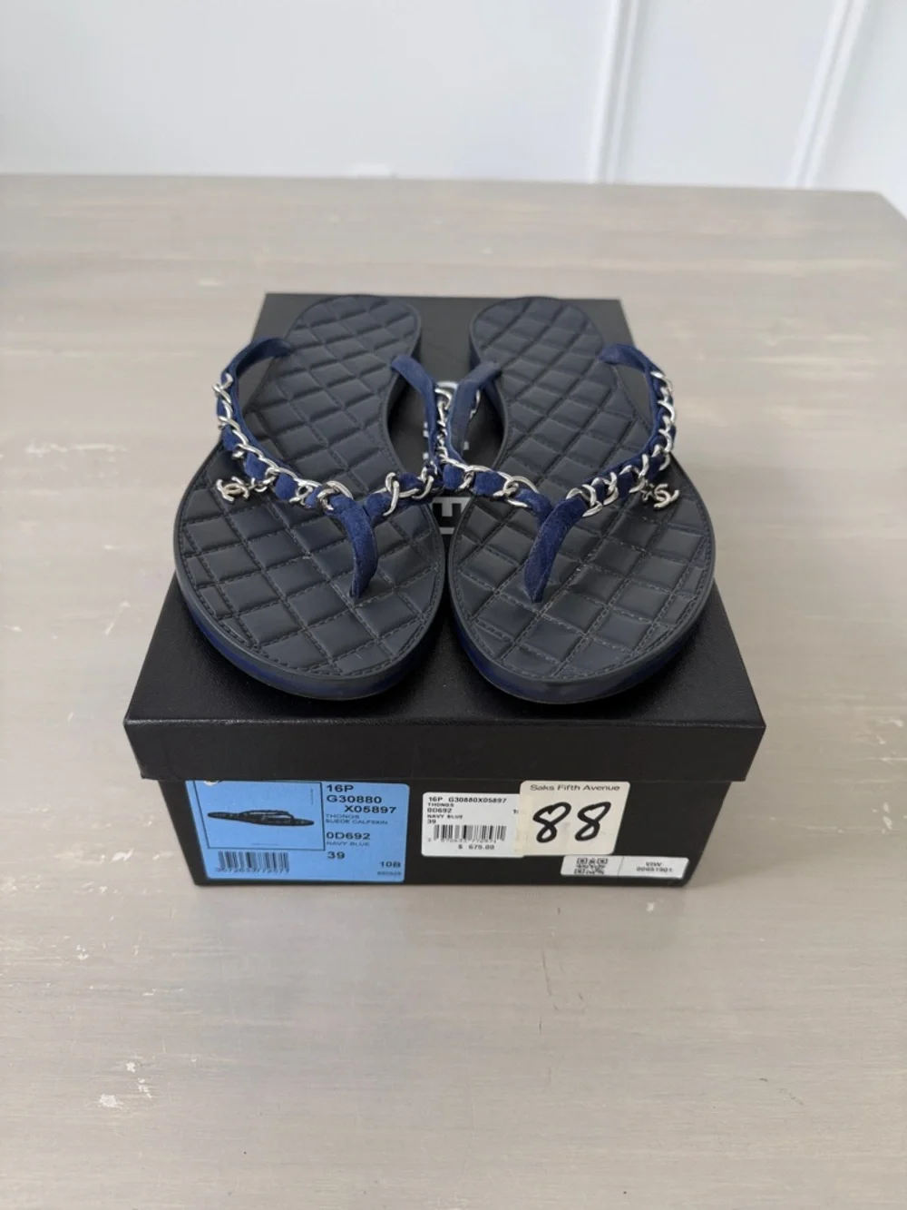 CHANEL Chain Navy Blue Suede Quilted Leather Thong Flip Flop Sandals 39 - Picture 6 of 6